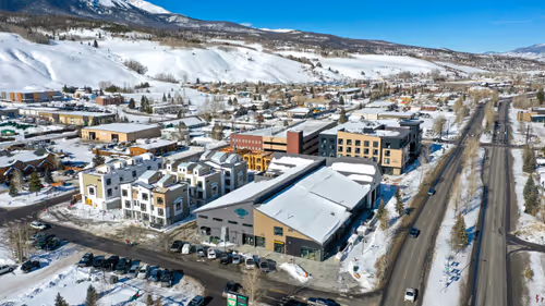Fourth Street Crossing